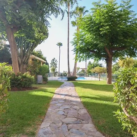 Precioso Apartamento Con Piscina Y Vistas Al Mar! *